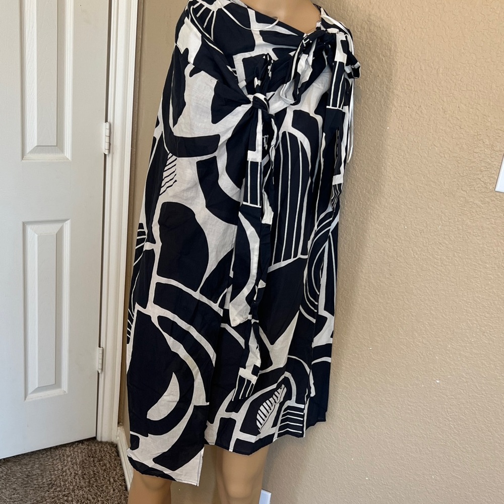 Zara Black and White Women's Swim Cover-Up